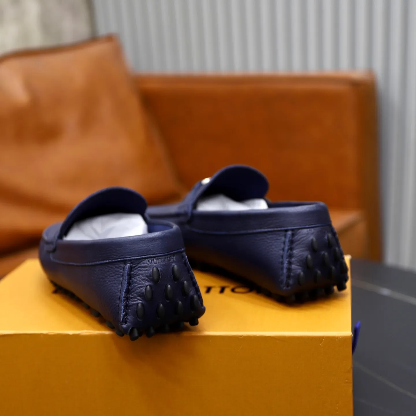 Ex-factory price: 480💰【LV】Louis Vuitton ⚠️High-end men’s driving and pedal series ⚠️38-44 (customized for 45) ⚠️All original cowhide leather! Thick and soft! Made entirely of calfskin lining! The latest non-slip beanie sole! Three-dimensional package technology! Fashionable and classic! Handicrafts! Original high quality! Feel free to compare!